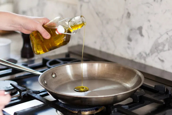 Cooking with stainless steel pan