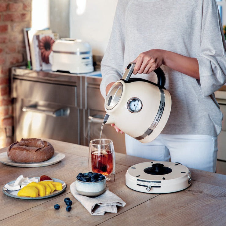 KitchenAid Artisan Kettle Almond Cream – Art of Living Cookshop