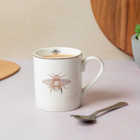 KitchenCraft Mikasa Can Mug Queen Bee 280ml (7142900760634)