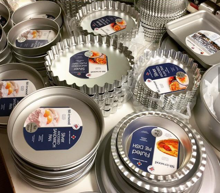 Range of Silverwood bakeware products