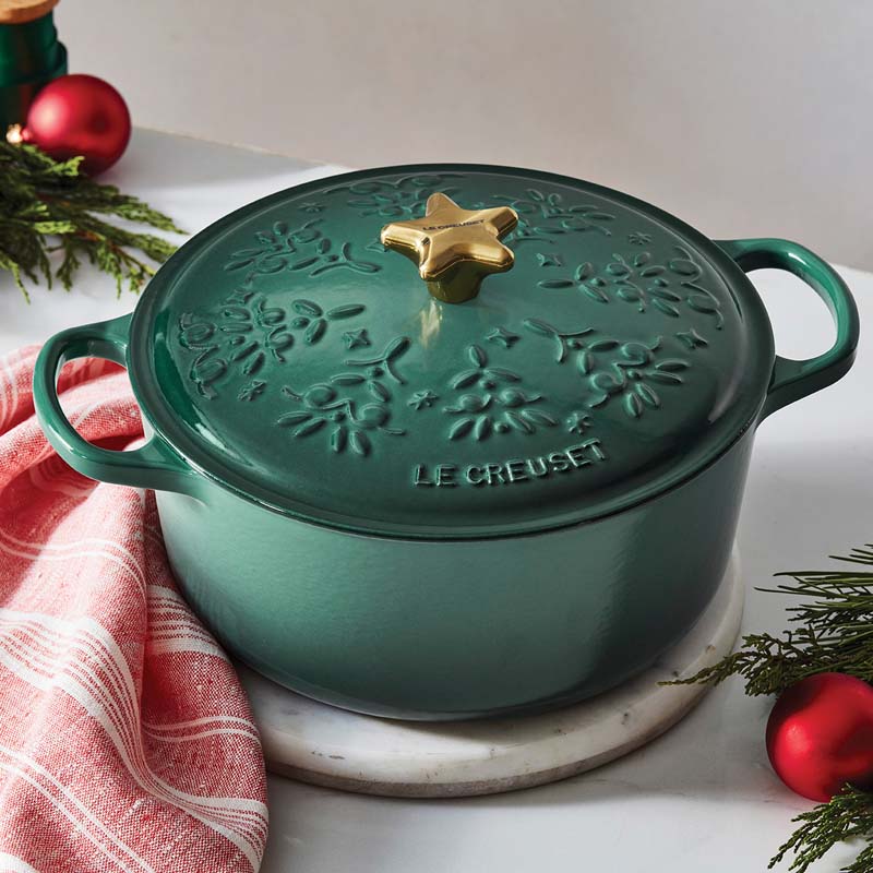 Le Creuset Cast Iron Noel Round Casserole 24cm (7311019343930)