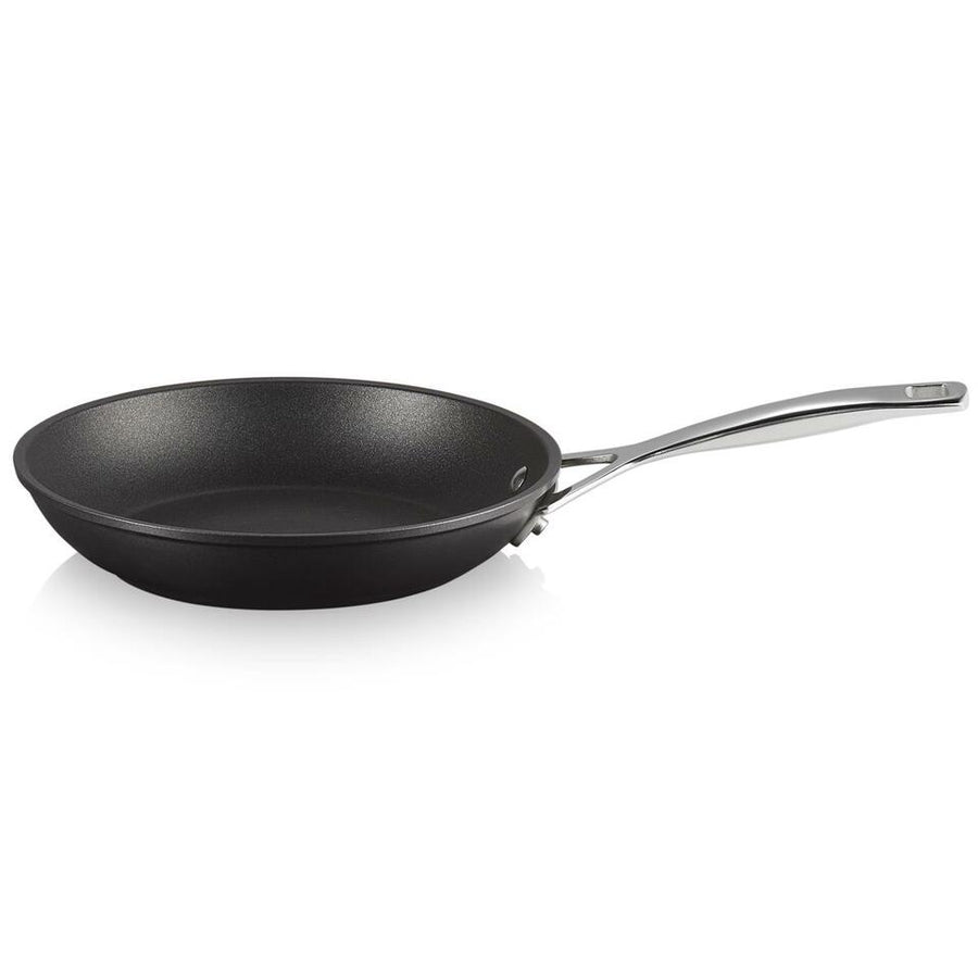 Le Creuset Toughened Non-Stick Shallow Frying Pan – Art of Living