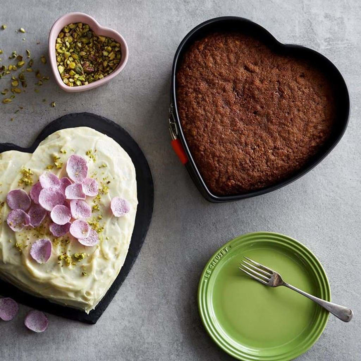 Le Creuset Heart Springform 25cm – Art of Living Cookshop
