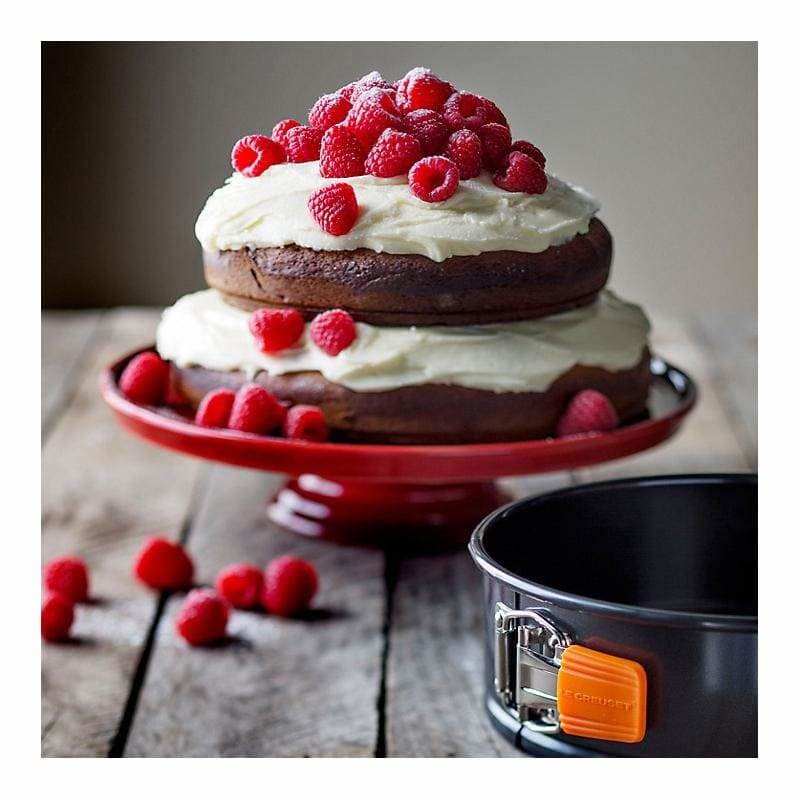 Le Creuset Springform Round Cake Tin - Art of Living Cookshop (2462631952442)