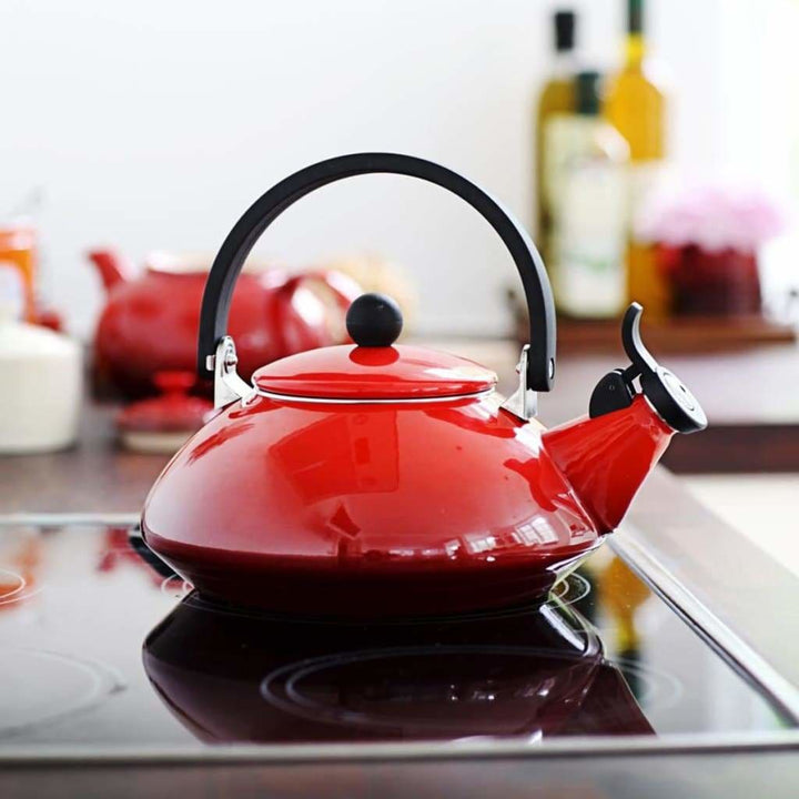 Le Creuset Zen Kettle Cerise – Art of Living Cookshop