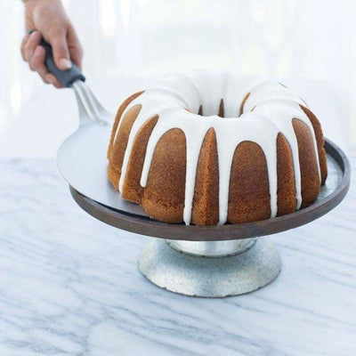 Nordic Ware Cake Lifter non-stick - Art of Living Cookshop (2382913273914)